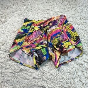 Lululemon Tracker Short V *4" Catalyst Multi